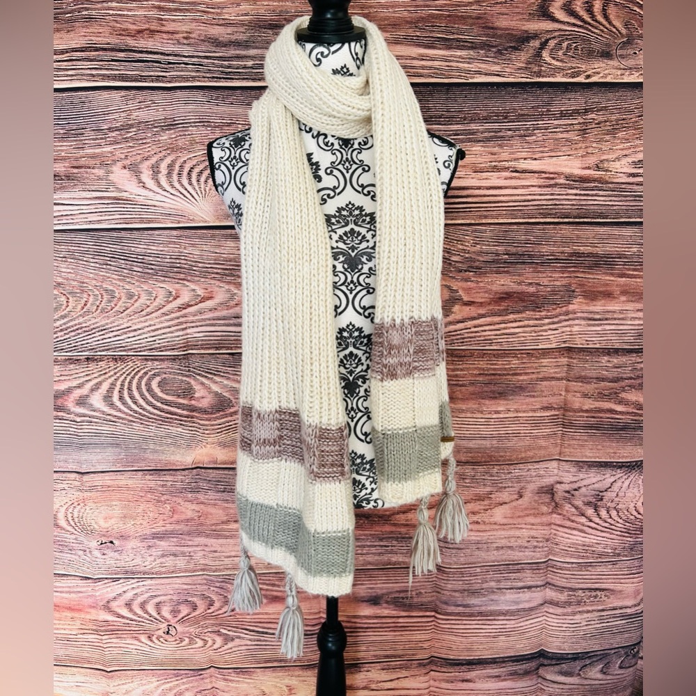 Eddie Bauer Women’s Cream Striped Tasseled Oversized Scarf NWOT